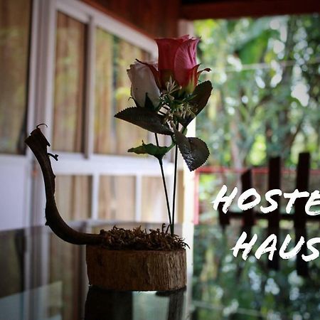 Hostel Haus Puerto Iguazu Exterior photo